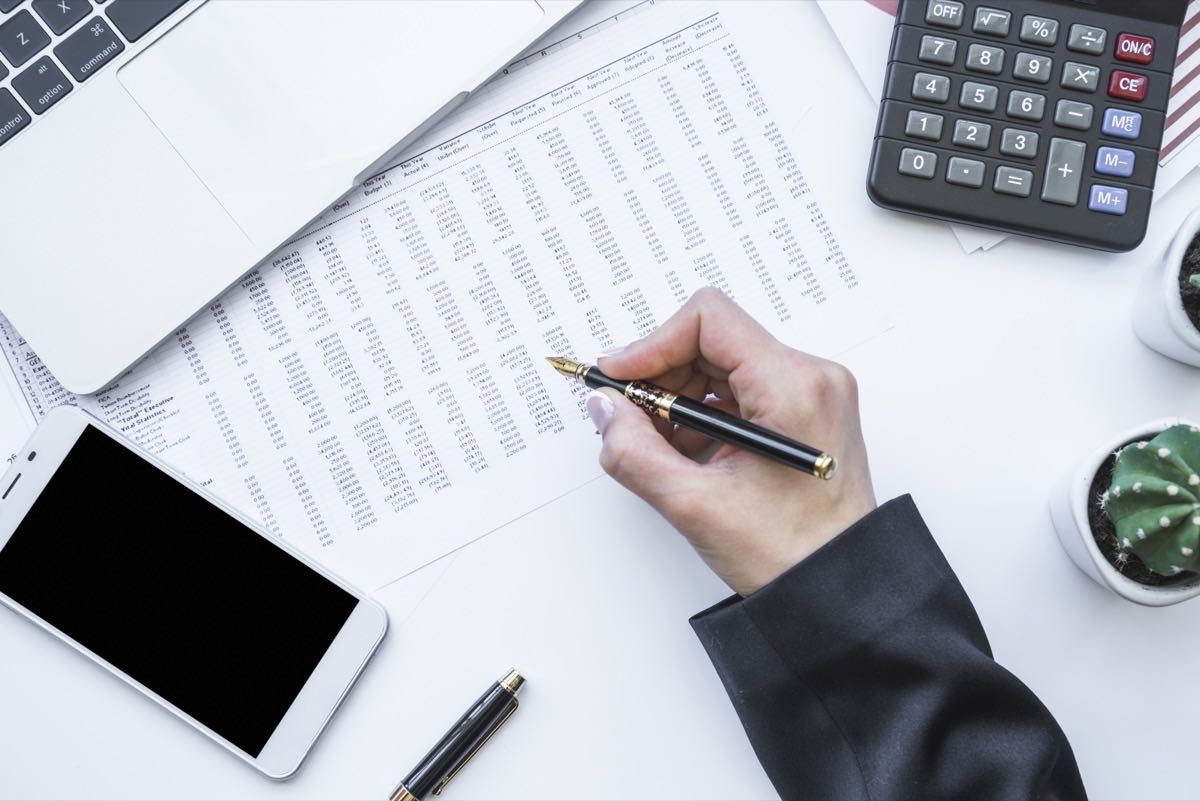 Cierre contable y ajustes que mejoran la base imponible - D'Ocon Abogados