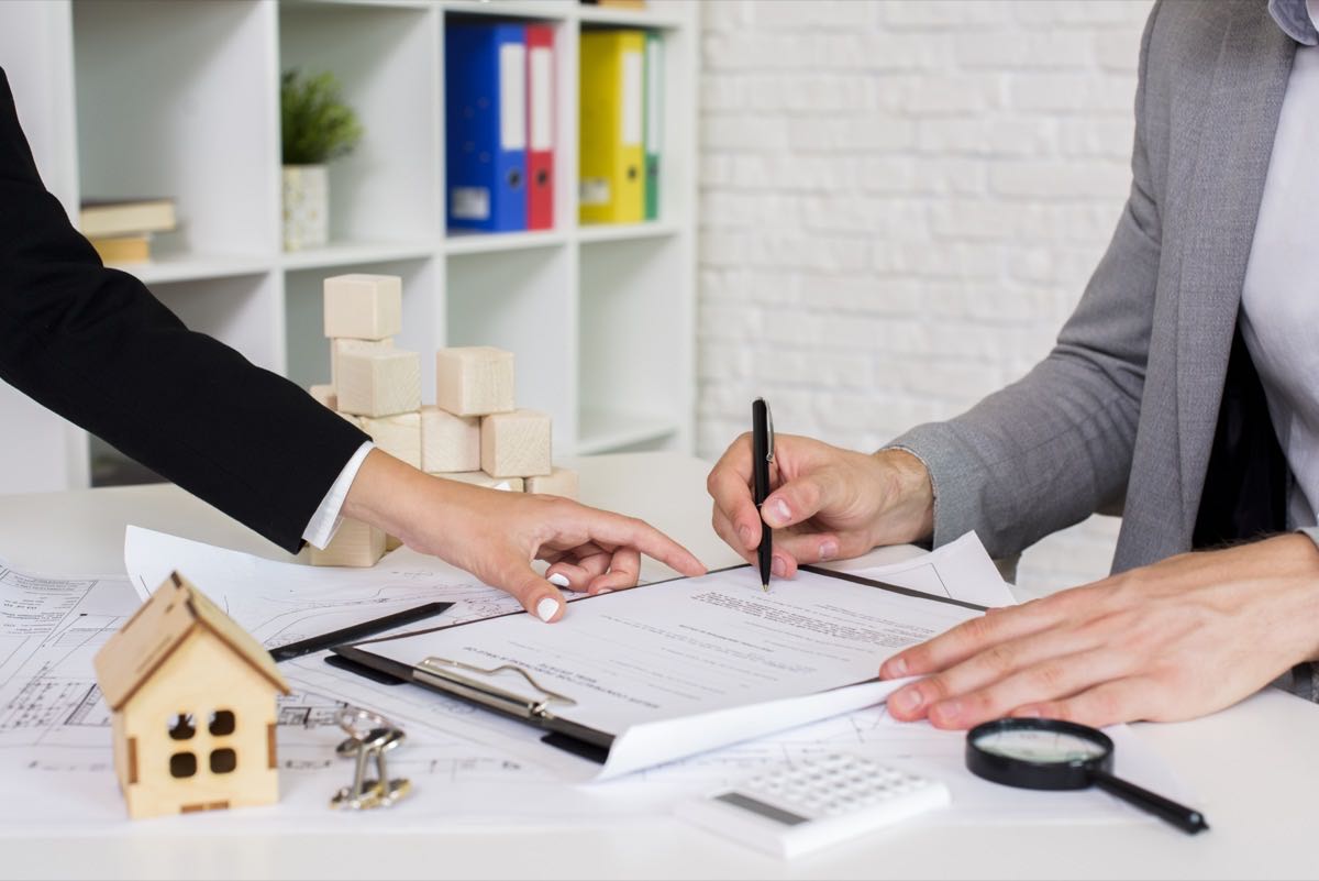 Contrato de compraventa de inmuebles - D'Ocon Abogados