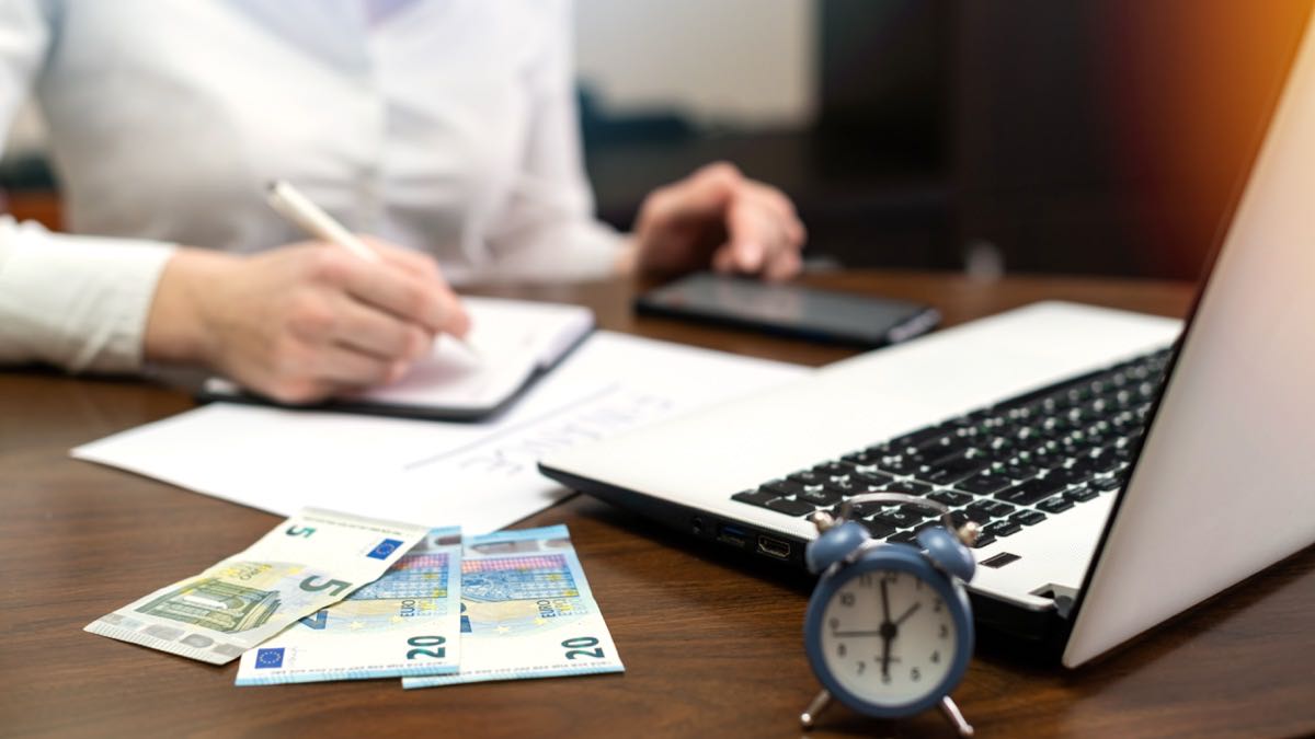 Deducciones fiscales en España: cómo pagar menos impuestos de forma legal